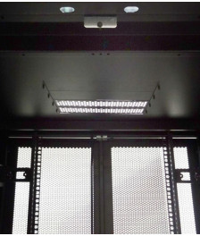 47 HE 19” Serverschrank, mit perforierter Doppelflügeltüren vorne und