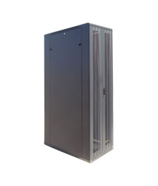 47 HE 19” Serverschrank, mit perforierter Doppelflügeltüren vorne und
