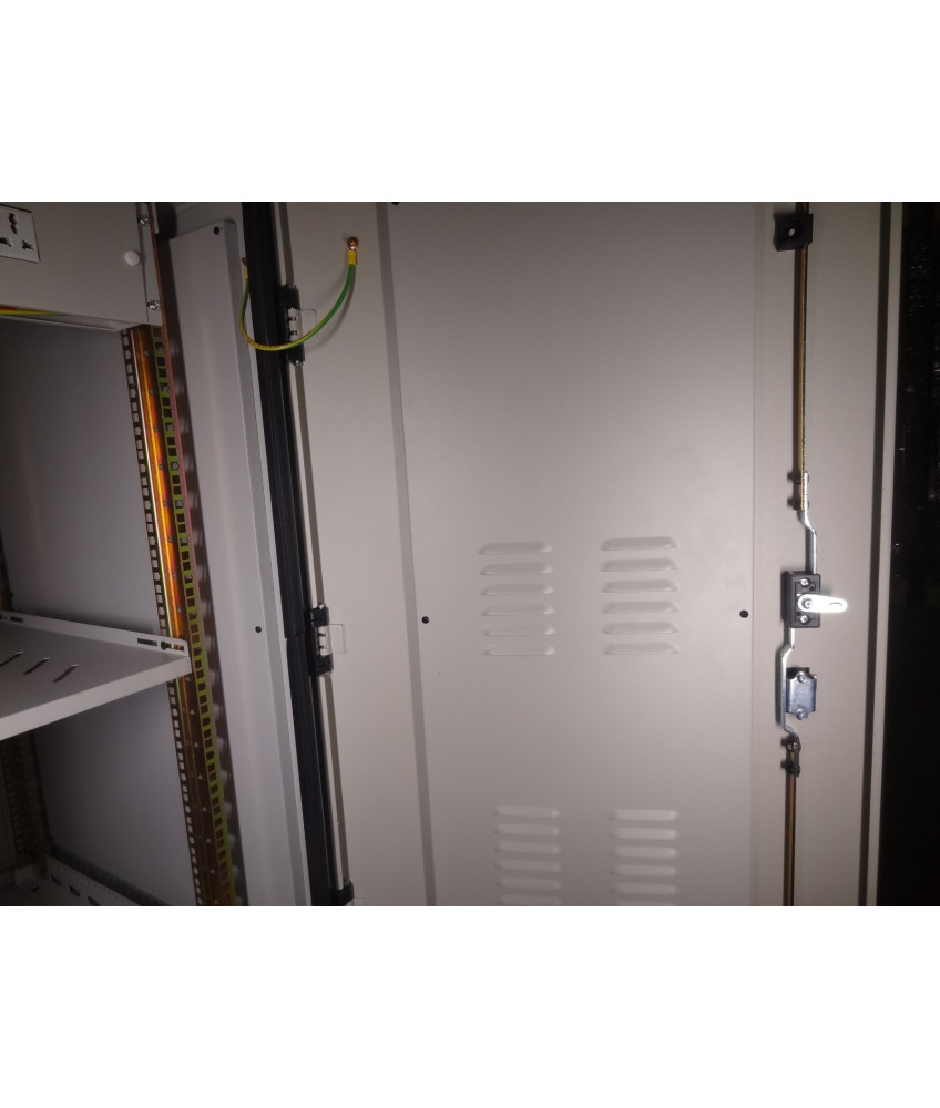 32 HE 19” outdoor Serverschrank, (BxTxH) 600 x 600 x 1600mm